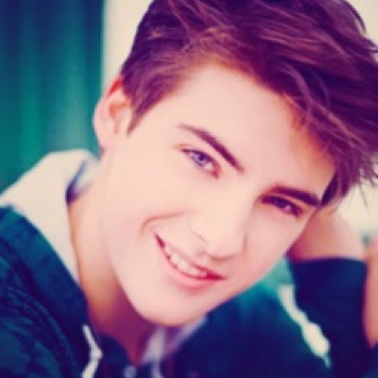 16. Hijo de los amantes trajicos del distrito 12. Hermano de willow.