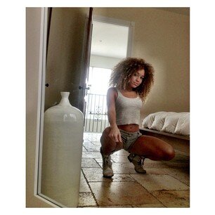 ChelseyMarik's profile picture. That awesome moment when the person you miss texts you.