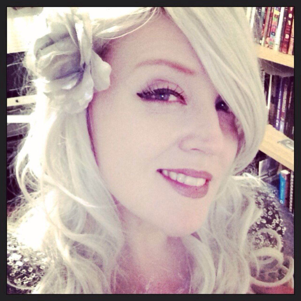 amylikestodraw's profile picture. In my lane, under-hydrated, over-caffeinated, ready for this. Come find me in greener pastures.