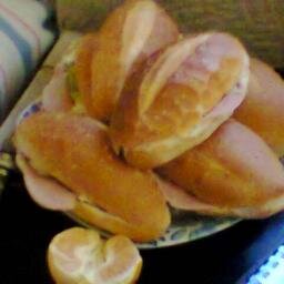 ayudar a las demas personas de corazon frajil y me encanta vivir :3