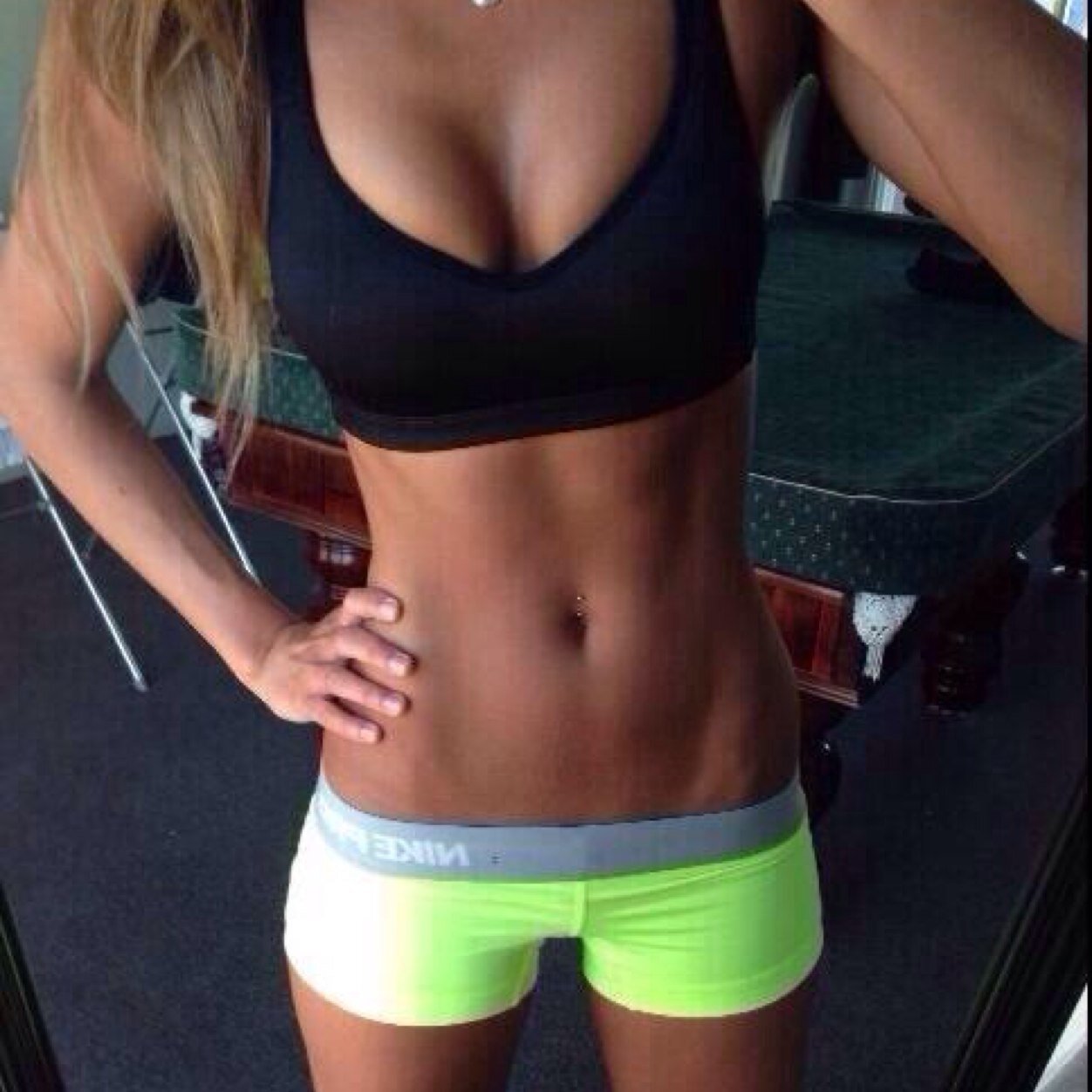 I just wanna be healthy and look hot. HW: 171 CW: 133 GW: 125