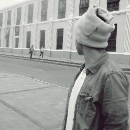 Mi nombre y mi físico no te dan ni una pista de como soy, cuando me conozcas, ahí recién puedes hablar de mí, antes no.