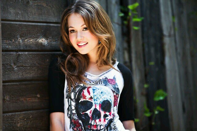 Hi I'm Alexa,16 I'm Jay's older sister
