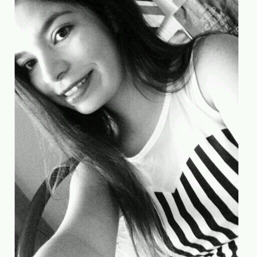 What kind of king would choose to wear a crown that bleeds and scars to win my heart ♛ ‏
@district3music followed 11-2-12 :D
