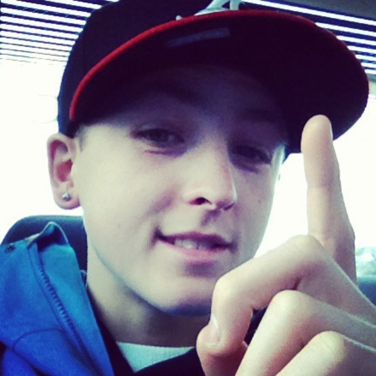 pomy_7's profile picture. 