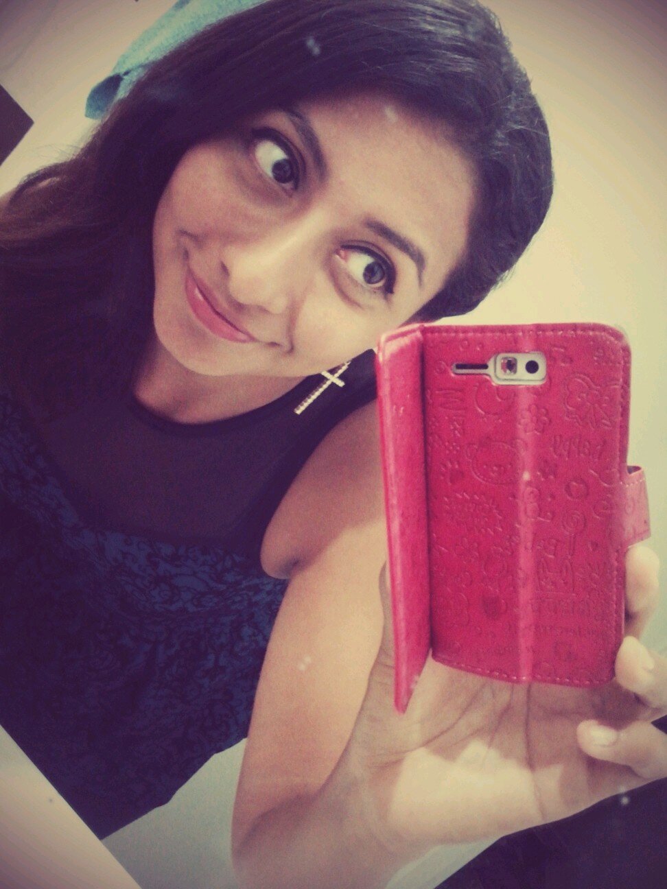 estudiando enfermeria y espero cumplir mis sueños  papa Dios los bendiga :)
