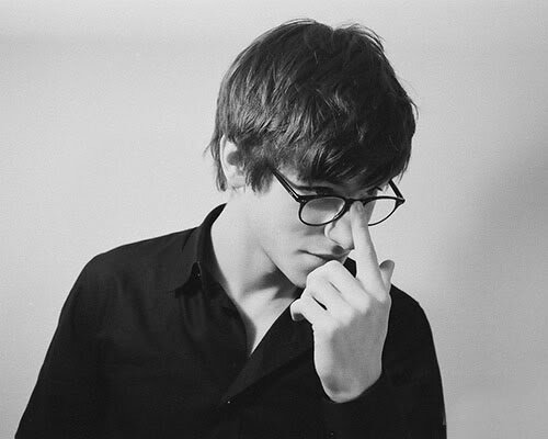 philosopherre's profile picture. 22. Estudiante de Filosofía y Medicina. Guía de Les Amis d'l ABC. Sereno, solemne. Mi mejor amigo y a quien tengo que cuidar: Enjolras.

#RPDesBarricades.