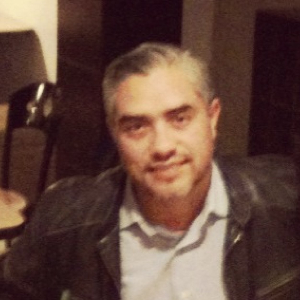 LIC. EN DERECHO, CREO FIRMEMENTE EN LA FAMILIA, LA LEALTAD Y LA AMISTAD Y SOY UN CONVENCIDO DEL HUMANISMO POLITICO.