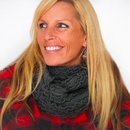 sunshinekir's profile picture. Director of Marketing @toesox. It's all about the balance...☼