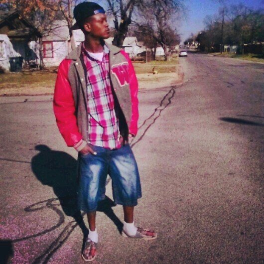 Djones1992's profile picture. either let life happen and live with it or live and let life happen •°follow or unfollow•°me!