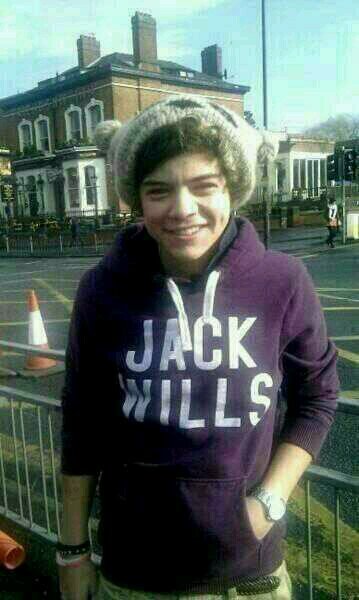 Just a 14 year old in love with a band×single
