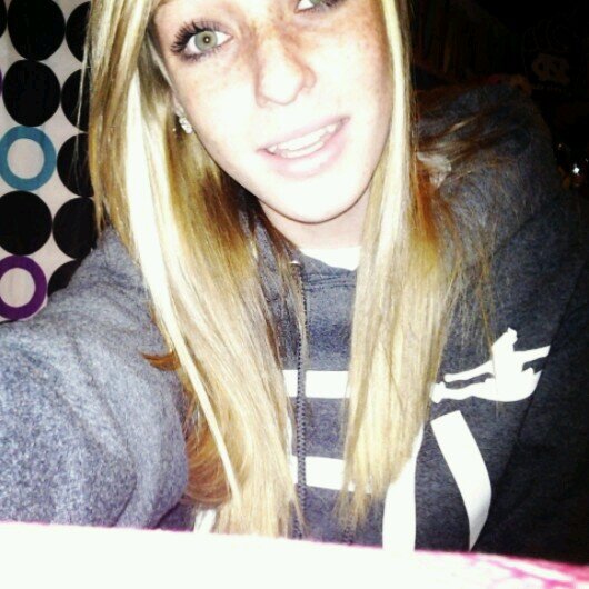 lets keep things simple :)  #sophmore #varsity #cheer #shs #teamsingle