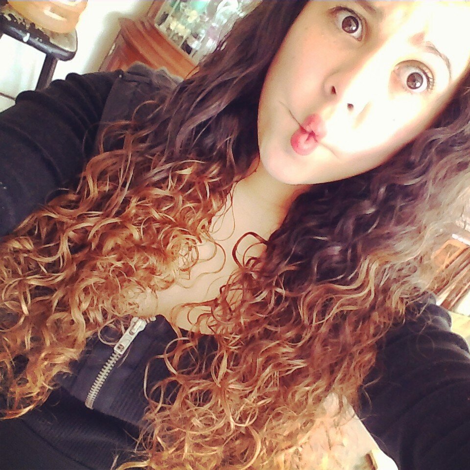 essaKelly's profile picture. follow and followback!