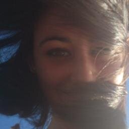 au_mc's profile picture. Polifacética, talentosa y con mucha calle.