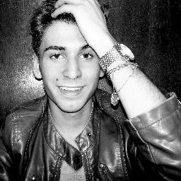De Vez En Cuando Pienso En Cuando Estábamos Juntos,
Como Cuando Dijiste Que Te Sentías Tan Feliz Que Podrías Morir..♪