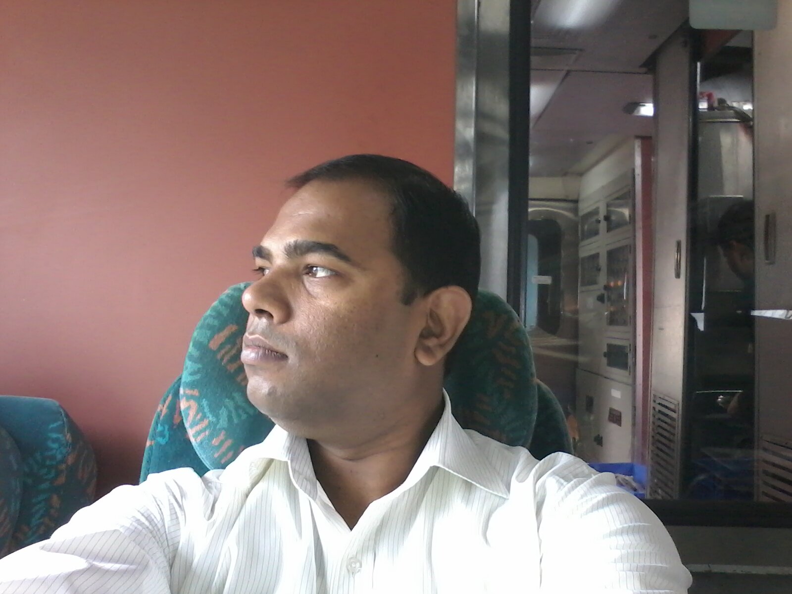 nothing special, down to earth person, like to know about different culture, people and country, let's connect and explore the possibilities of exchanging know