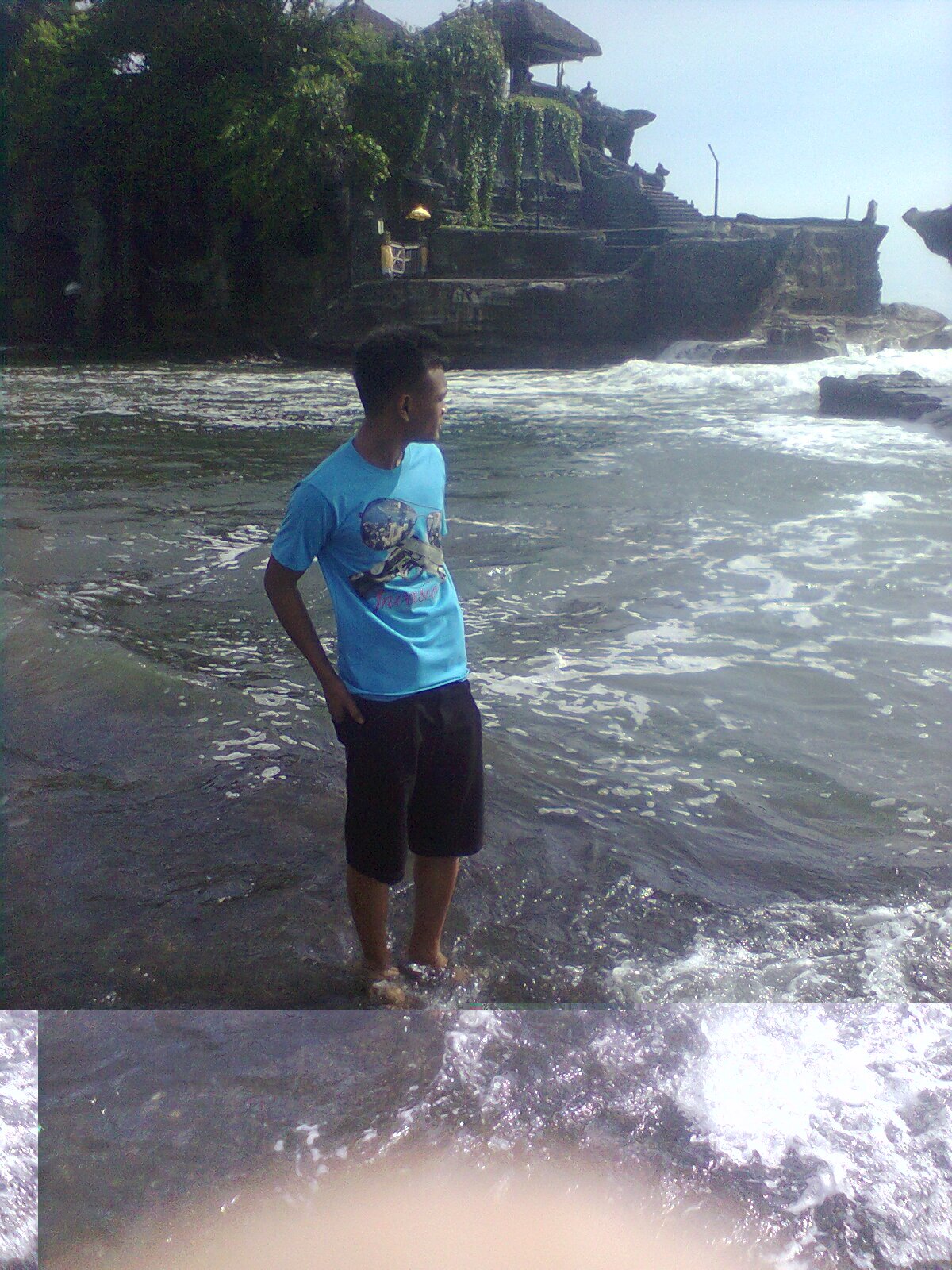 Lu asyk., gue nyante., Lu usyk., gue bante....
#saaddhaapp
.,hhehe  peace
