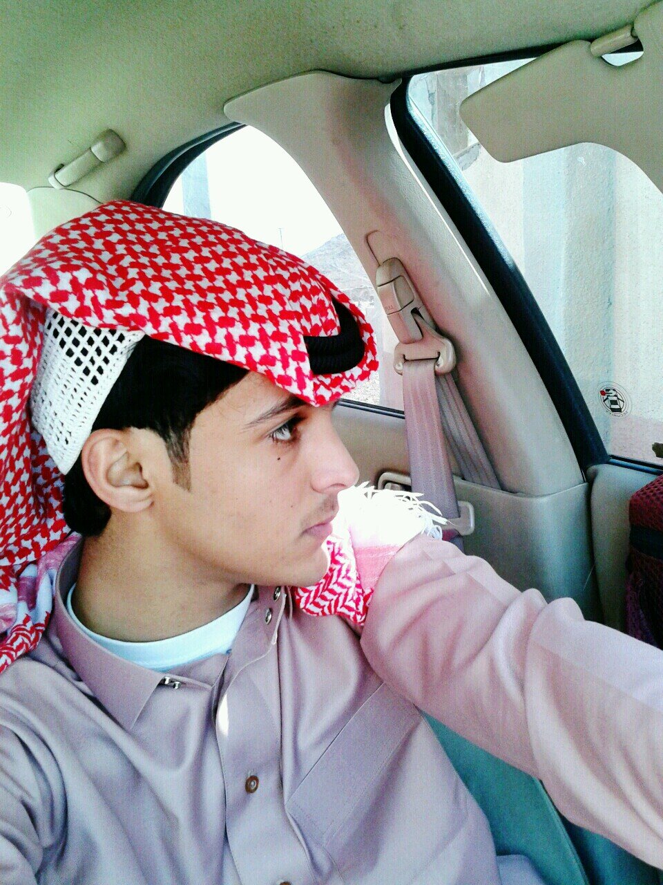 مْآعٌآڊ بُآقٌيُ 
ﻟ آلُآحآڛيُڛ ٺفُڛيُر ' 
آلُآ آلُعٌيُوُنْ آلُلُيُ ! 
عٌشُآنْک / بُڪٺ لُک  !⁰