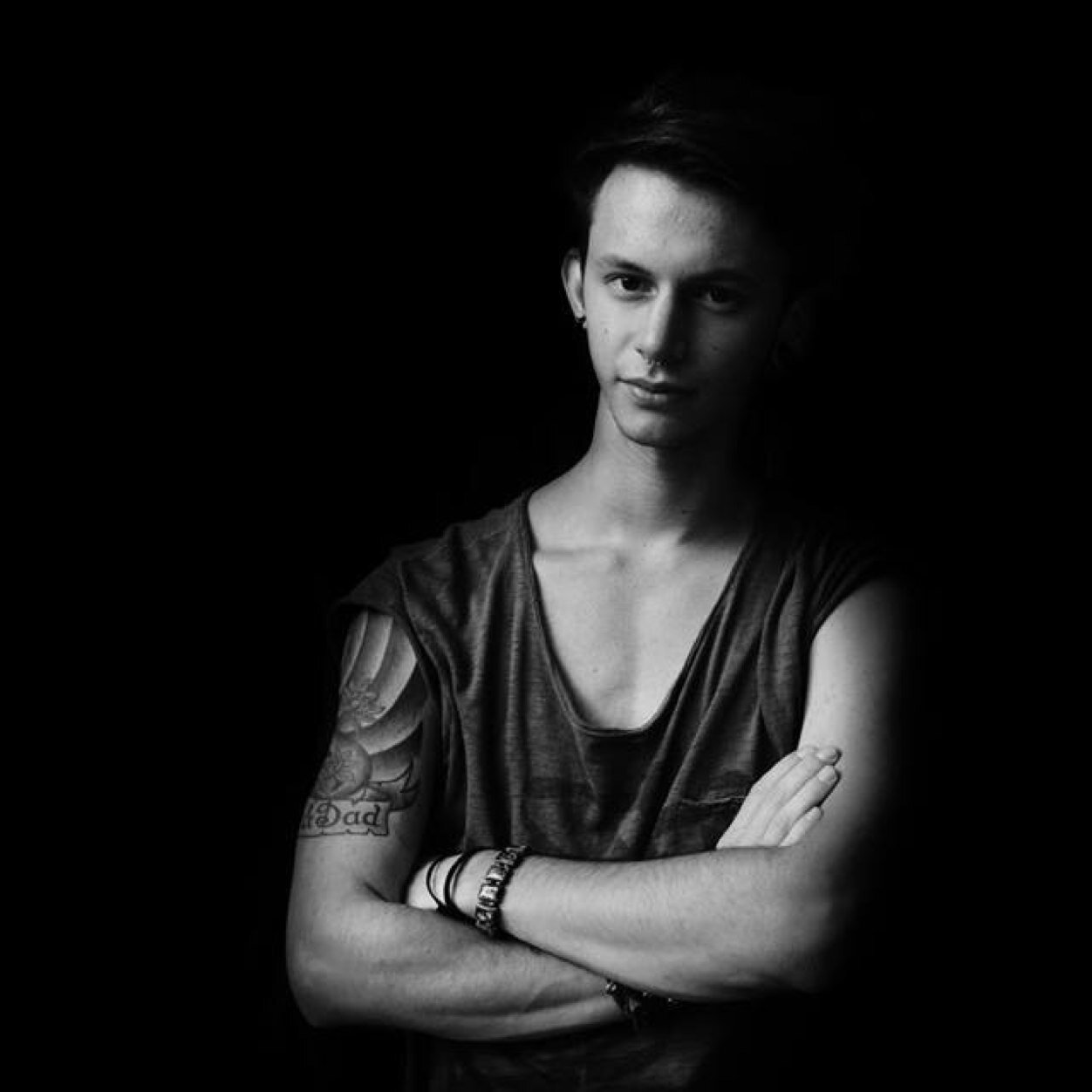 Dj/ Producer 
EDM 
Facebook: https://t.co/O3sR2QYmVZ
Soundcloud: https://t.co/KjaN38xlbm