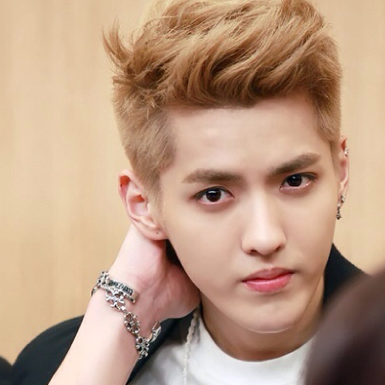 kris_bot/Hyuna&Kris.CP←1/25 低浮上