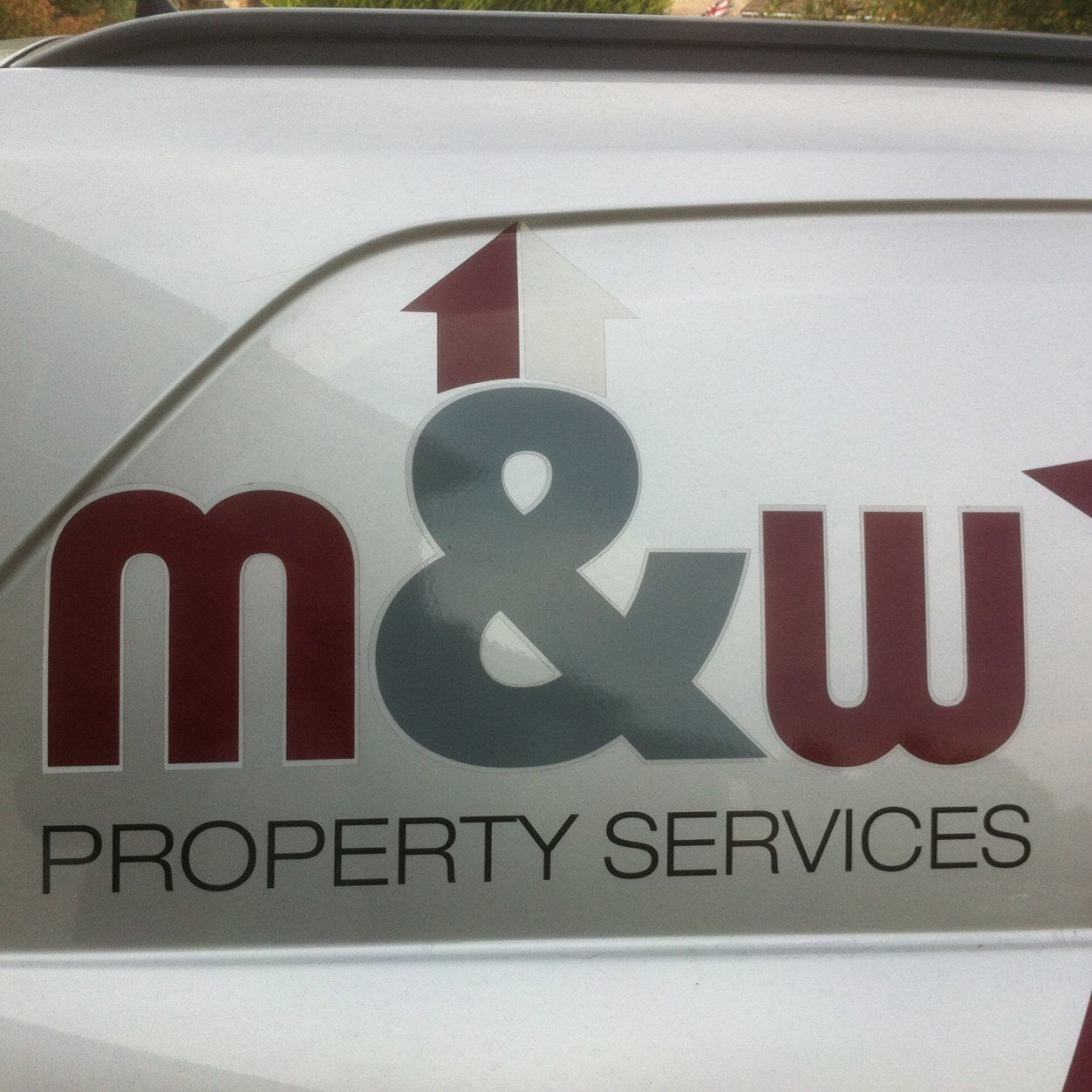 M&W - nationwide asbestos management; commercial scale floorcoverings, windows & doors; roofing services. Effective, efficient & fast.