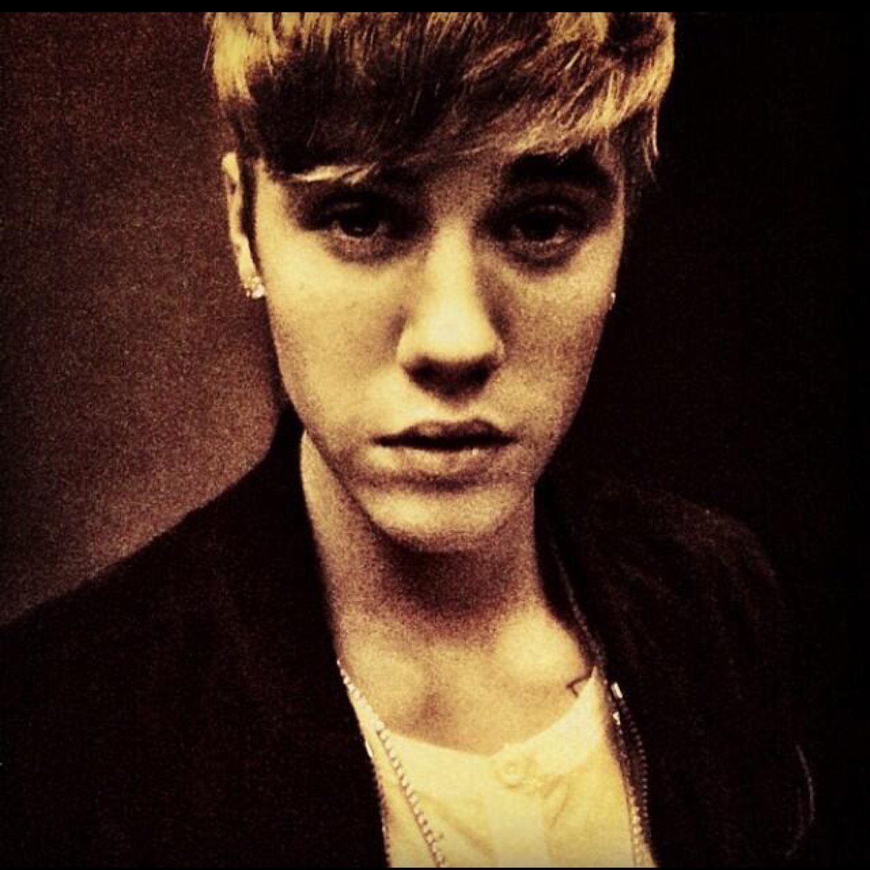 Had the best day of my life at the believe tour 2/03/13. Always going to be here supporting and loving him.