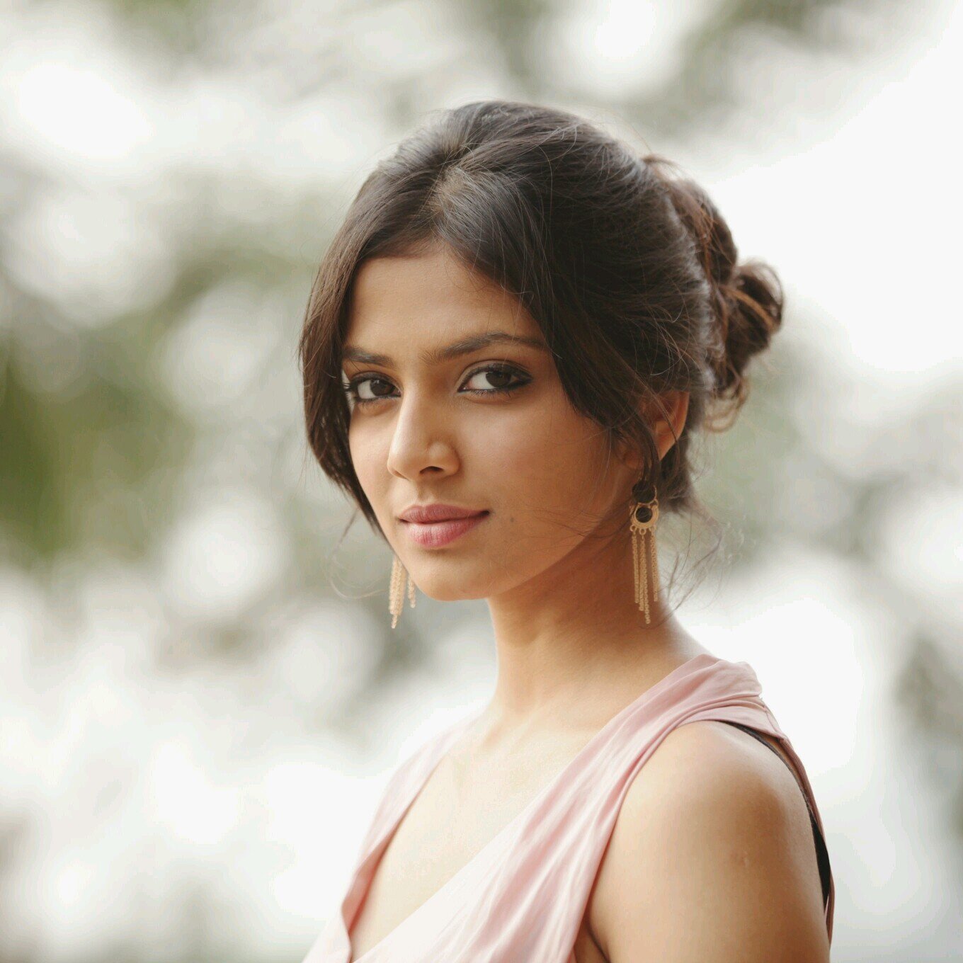 Malavika Mohanan Cute Photos | Veethi