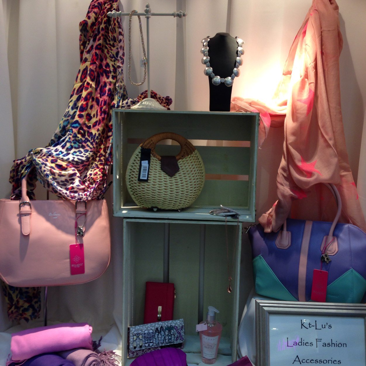 Kt-Lu’s an independent Ladies accessory boutique. Traded for 10 years and now Fay has retired. Thanks to everyone for your support!