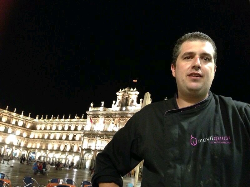 cocinero apasionado por su trabajo y amante del pimenton http://t.co/HM3aqsz7fn