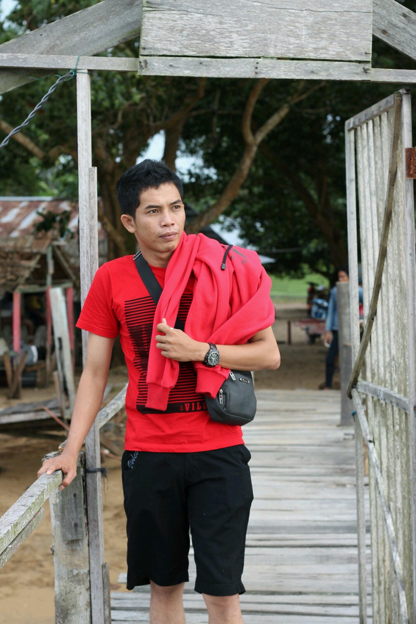my name is hendri apriadi. i was born on 12 Oktober 1991 .