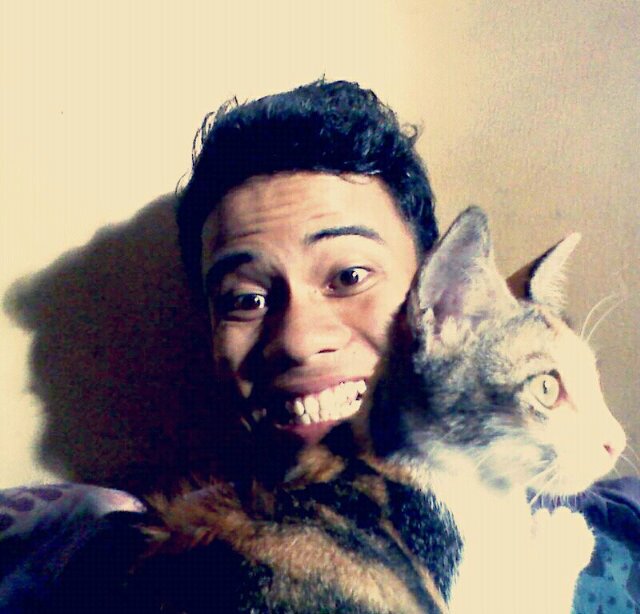 cikunisme's profile picture. Berbicaralah untuk MENYENTUH HATI, bukan untuk MENYAKITKAN HATI.