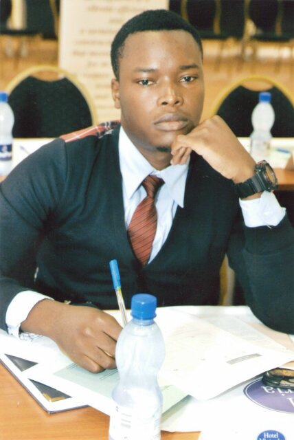 2f_st4y0u's profile picture. First never follows