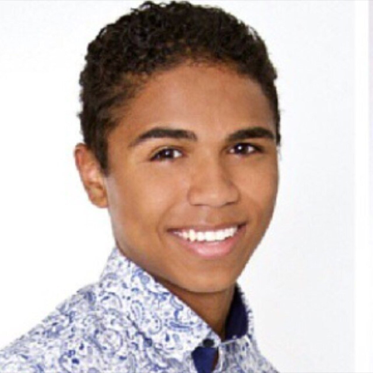 DesmondJNance's profile picture. Model/actor/mixer/rapper 

Instagram: DesmondNance
snapchat : Desmond_Nance