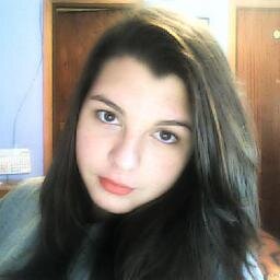 Luchando por ser feliz desde el 99´ _Amable, sincera y divertida´_Muchos me conocen pero pocos saben mi historia´_