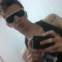 Oi. Vim falar o quanto esse guri é chato, irritante, bobo porém especial, o quanto ele é tão tudo, tudo aquilo que quero levar eternamente comigo! ♥ /@Srt_4i20