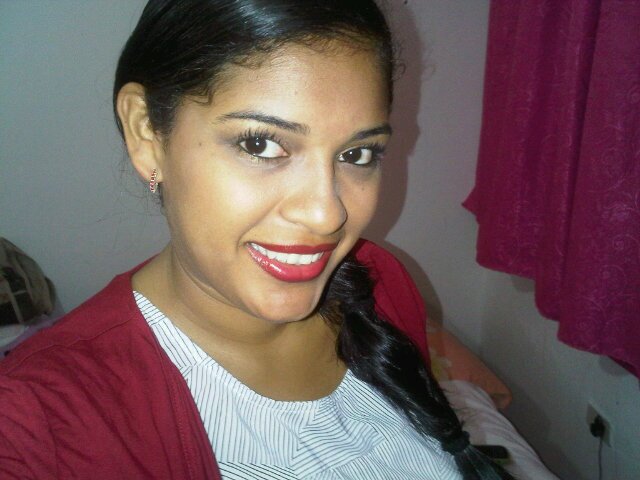 Mamá, hermana, esposa, amiga. UCista. English teacher.