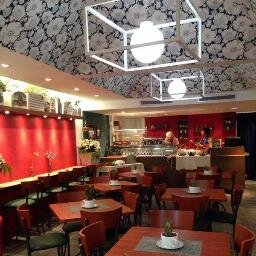 Un piccolo angolo que te espera para compartir en el mejor ambiente, donde la amistad y el cariño se unen para disfrutar un exquisito café.