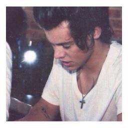 alltheroseharry's profile picture. @sleepynourrys