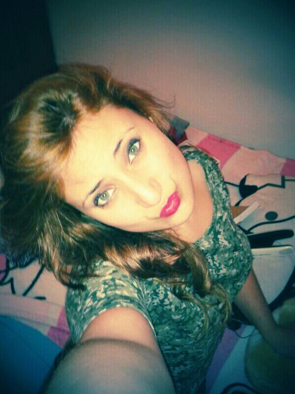 Me encanta sonreir y mirar la vida por el lado bueno y saber que siempre mereces estar con una sonrisa en la cara !! DICEN QUE LO BUENO NO SE OLVIDA=)