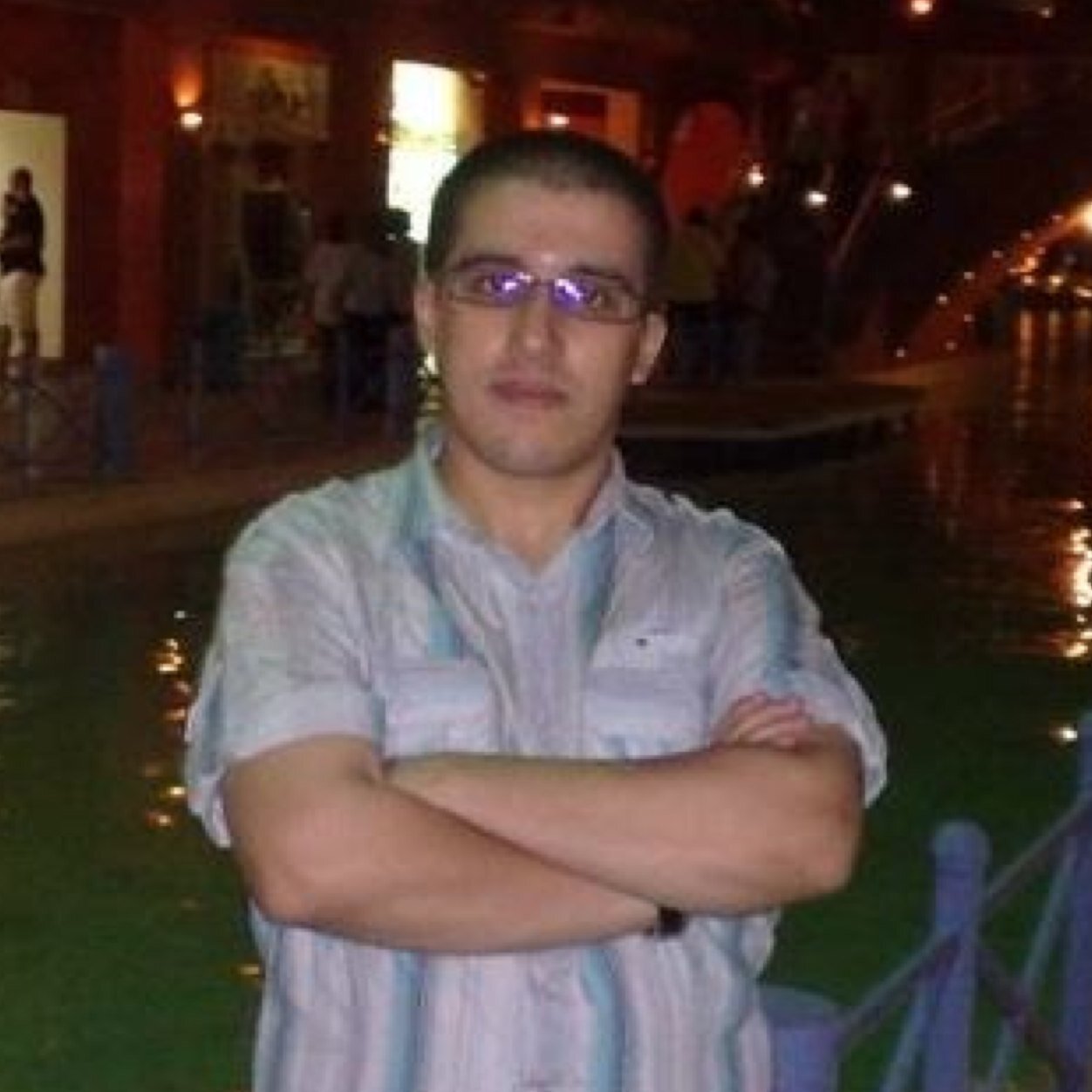 Egyptian , I'm IT ( network ) MCSE 2K3, CCNA . Self training N+ , A+ ,#linux #debian #ubuntu #server #hosting #ssh #wordpr
