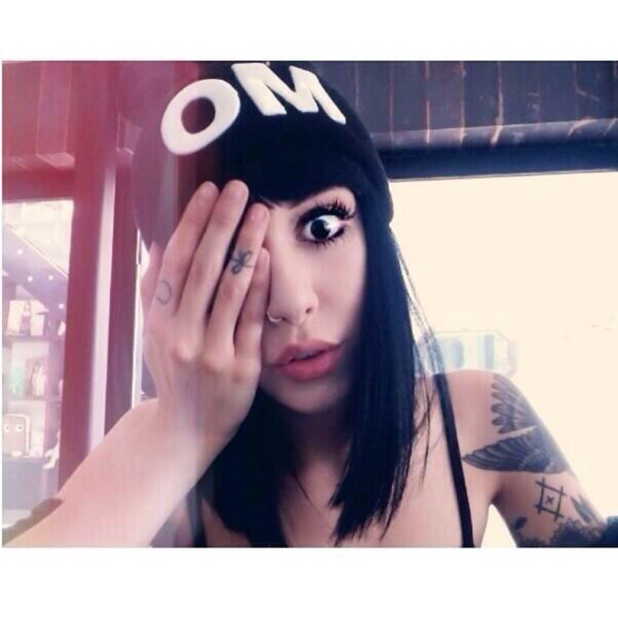 • Im a rebel cant ya tell? Bang on the dash board just broke a nail. •