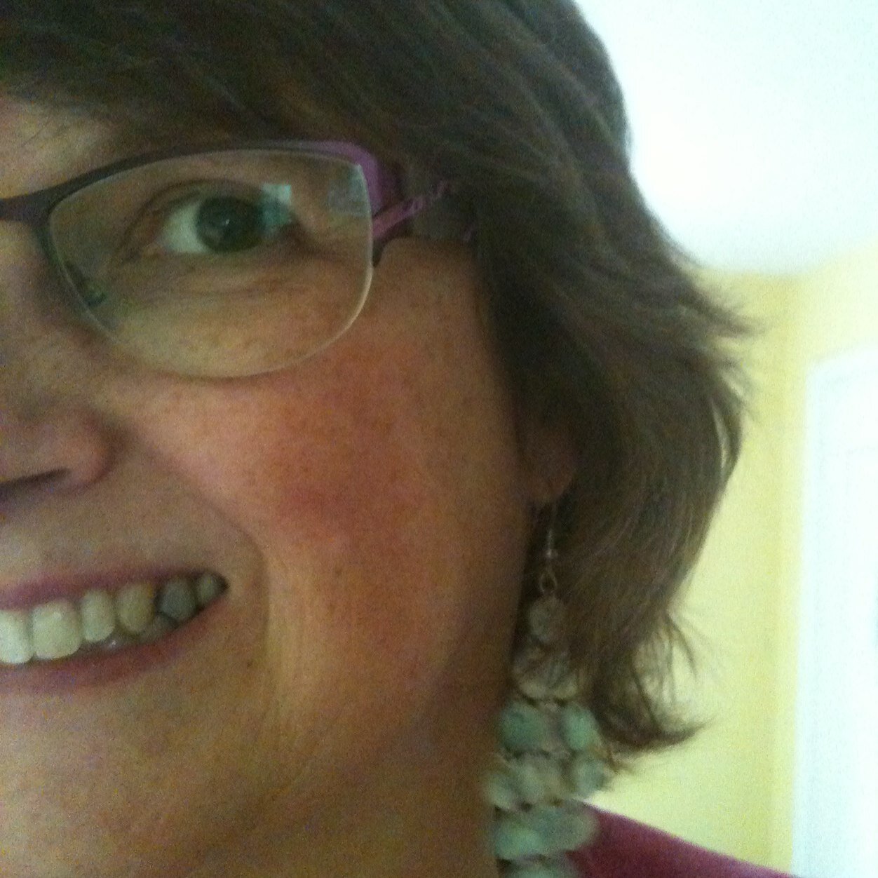 Passionate about the link between writing and wellbeing. PhD candidate at Falmouth University and co-host at https://t.co/fodfVEFqsn
