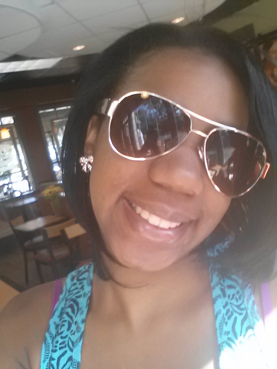 A little big girl trying my best to accomplish my goals in life. #daddysgirl.... wanna no more follow me loves;)
