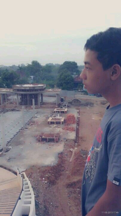 081213:*{}