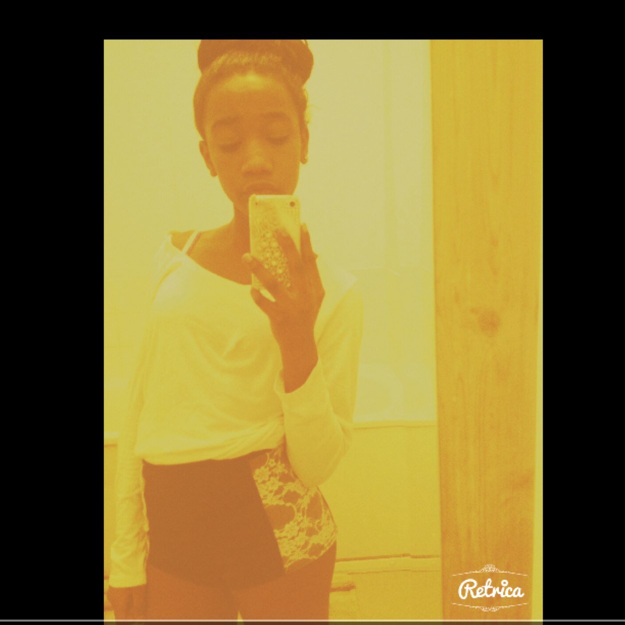 hajarawanyana1's profile picture. #teamAutofollow/ hip-hop dancer, gymnast/ i go to that shit school that wears a blue jumper with a swan