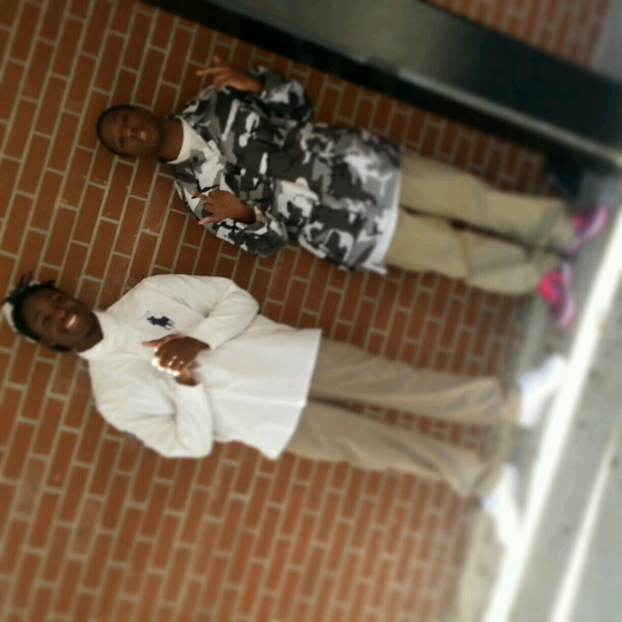 These Nigga's Jealous And They Envy Me Cuz Im Real Nd Who They Wanna Be .. 1000