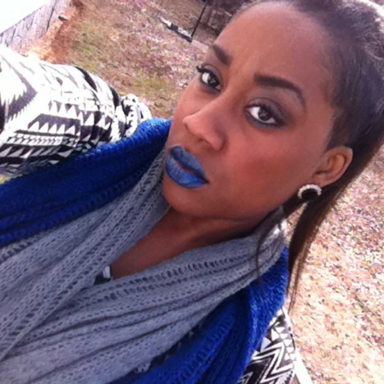 Made a new Twitter account |Senior| Future MUA | Follow my new IG aDoubleDosage
