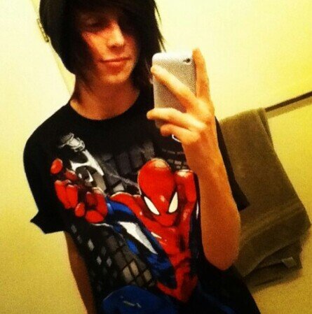 I'm Justice.Follow me ill follow you Alex is mah hottie.