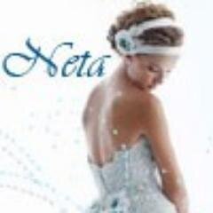 The Official Anna K. Twitter. Sudent (physicist), piano player,
artist, author