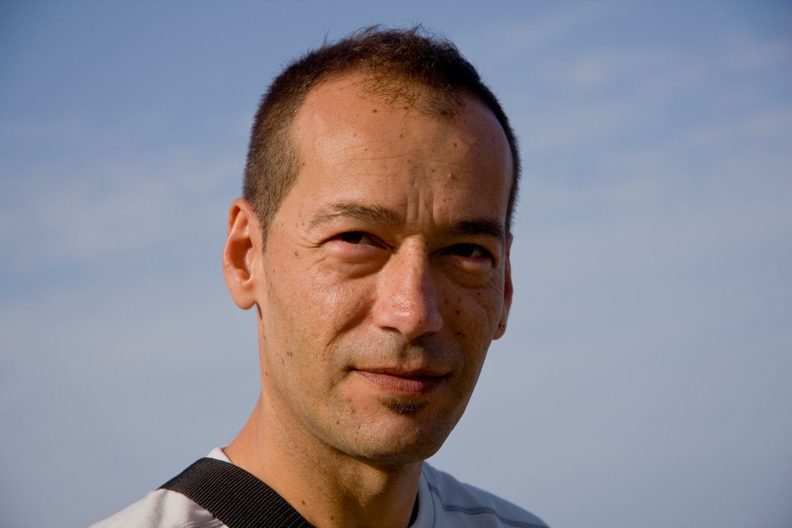 saromo2002's profile picture. Administración de empresas,. padre feliz, una pareja genial, la fotografía, el deporte y muchas mas cosas me encantan, e intentar que el mundo sea mas justo -)